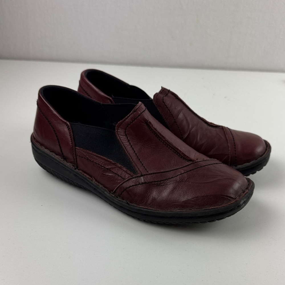 Volks Walkers Women's Burgundy Leather Loafers